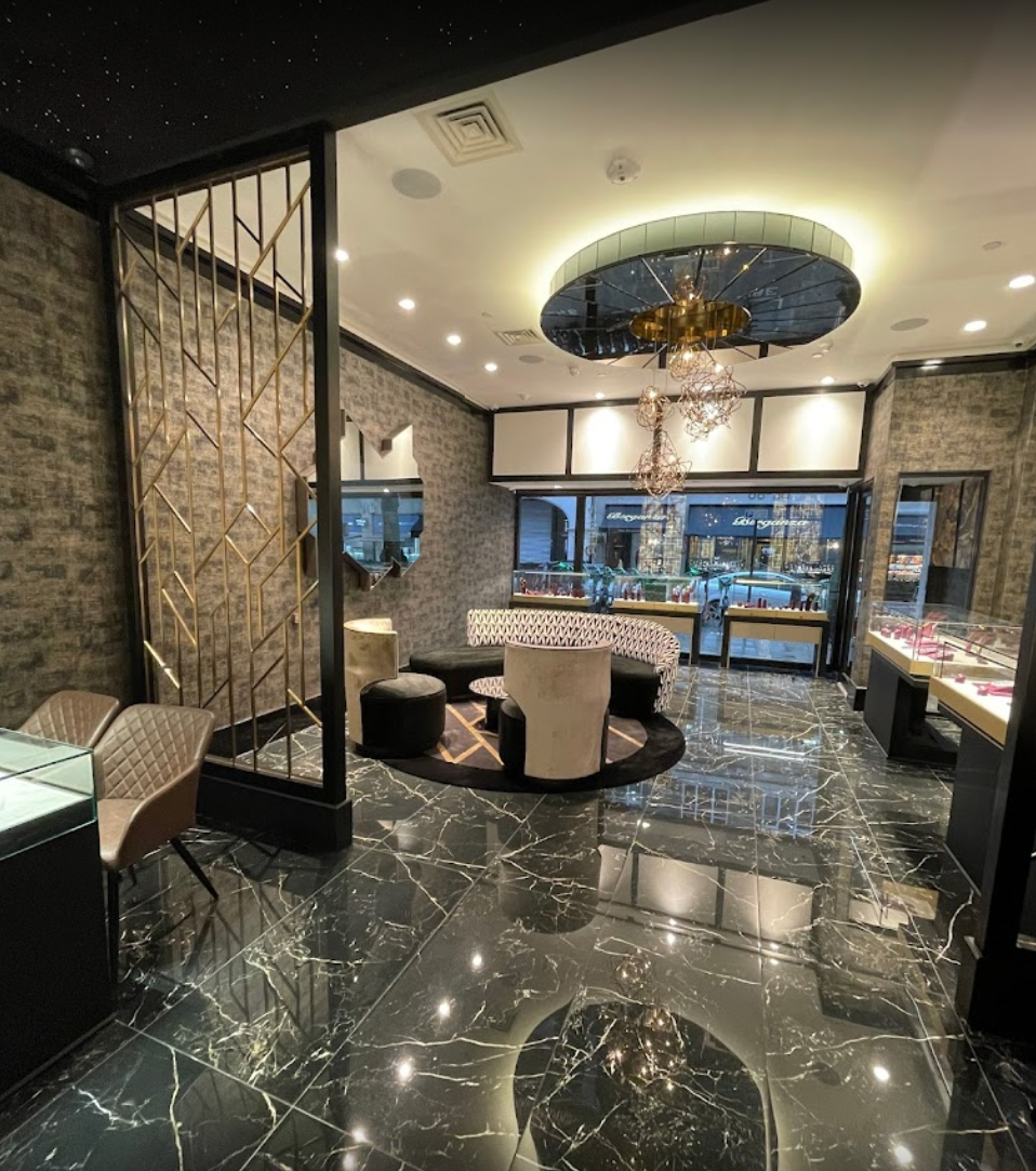 Engagement ring consultation inside the Kinzy London Hatton Garden showroom