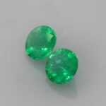 0.33ct Round Emerald, view 3