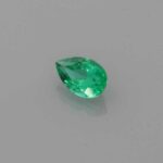 0.199ct Pear Emerald, view 2