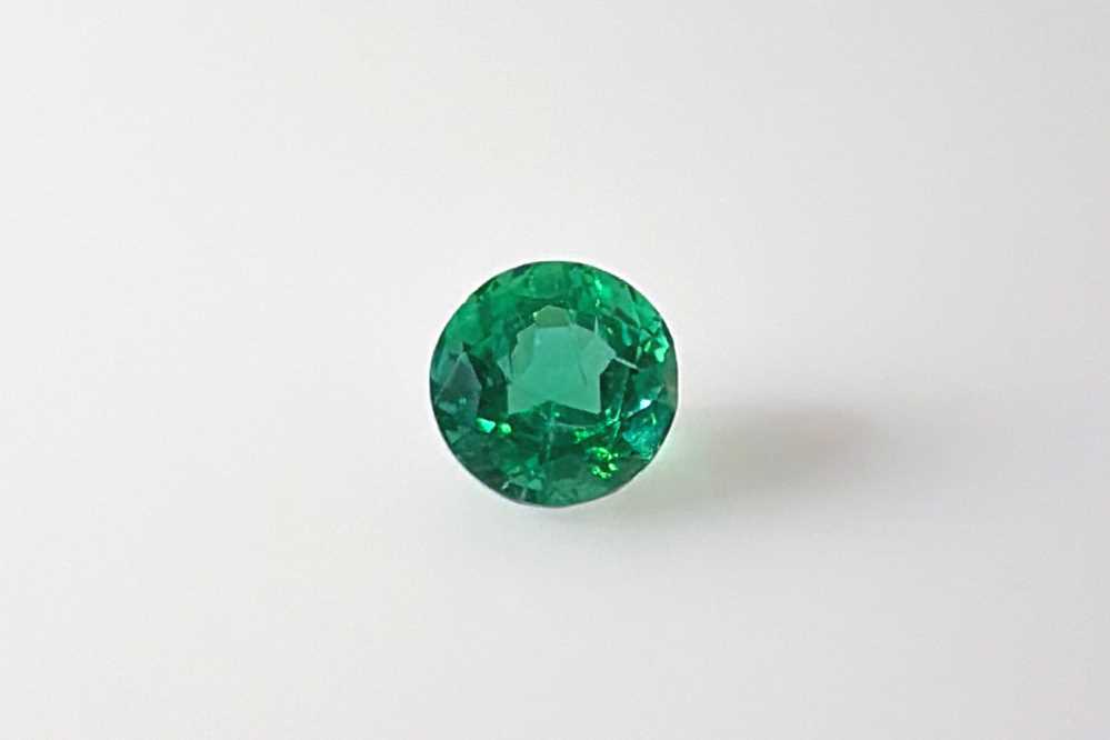 0.8ct Round Emerald