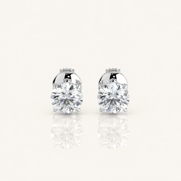 Round diamond stud earrings